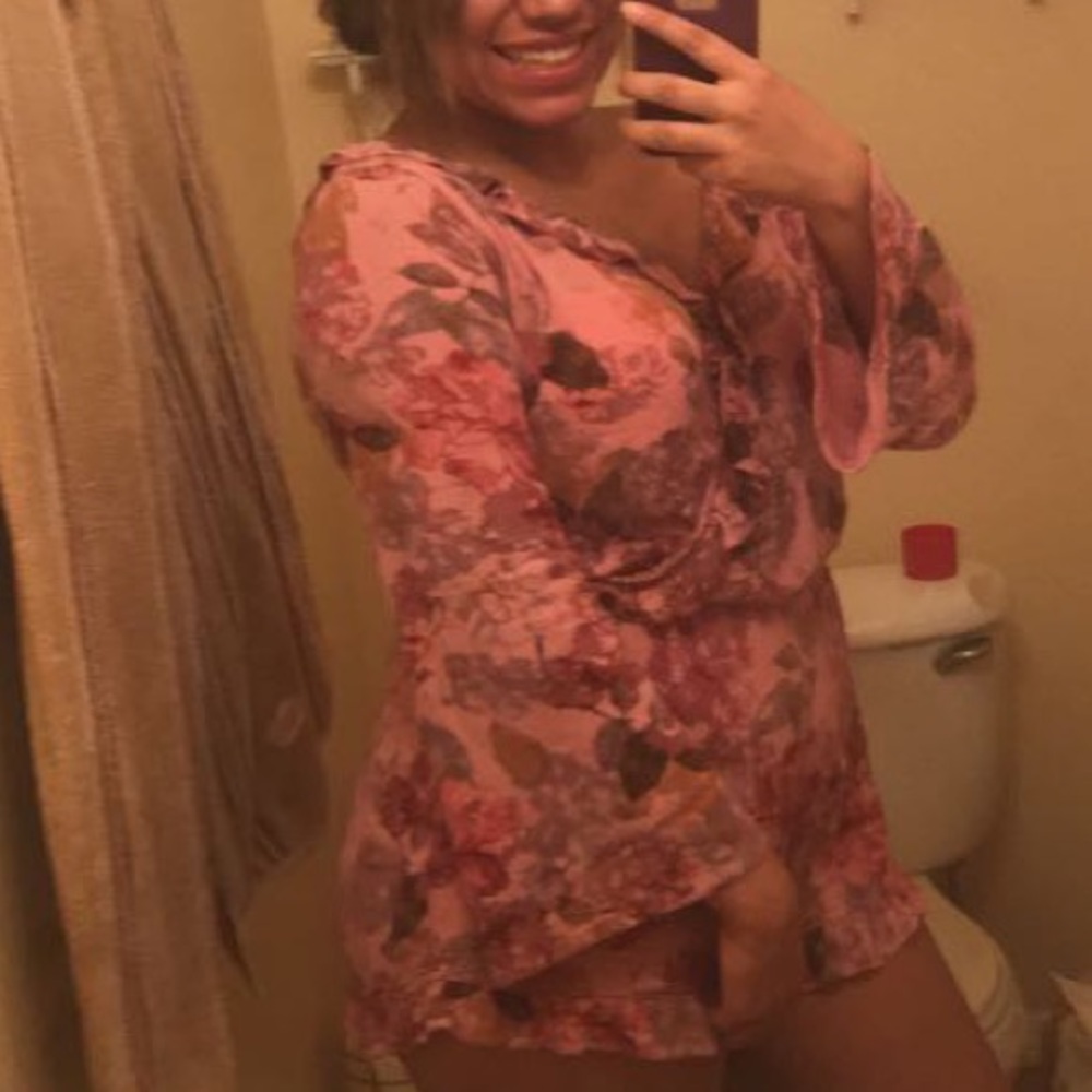 Flower Pattern Romper - Picture 3 of 3